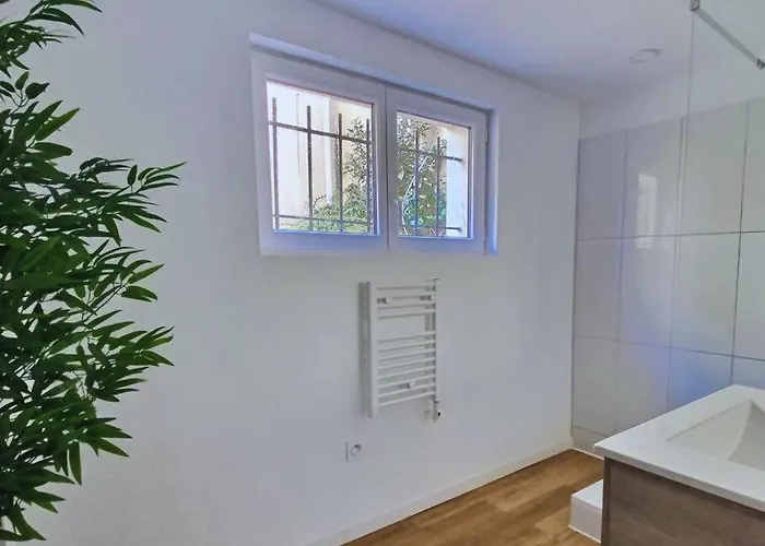 Maison Des Chalets, 4ch, 8p - -chu Apartment Angers